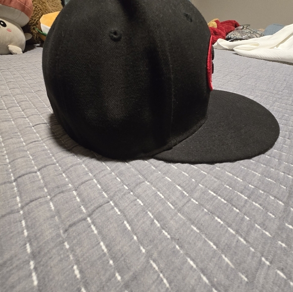 New Era 59fifty San Francisco 49er Black and Red Embroidered Hat - Picture 4 of 7